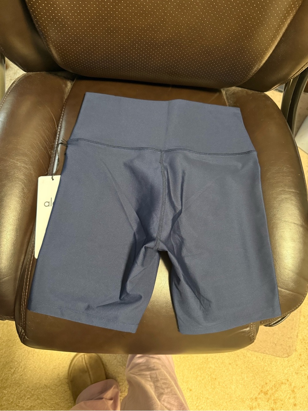 ALO Yoga Navy High-Waist Air Lift Energy Bike Shorts - Picture 4 of 6